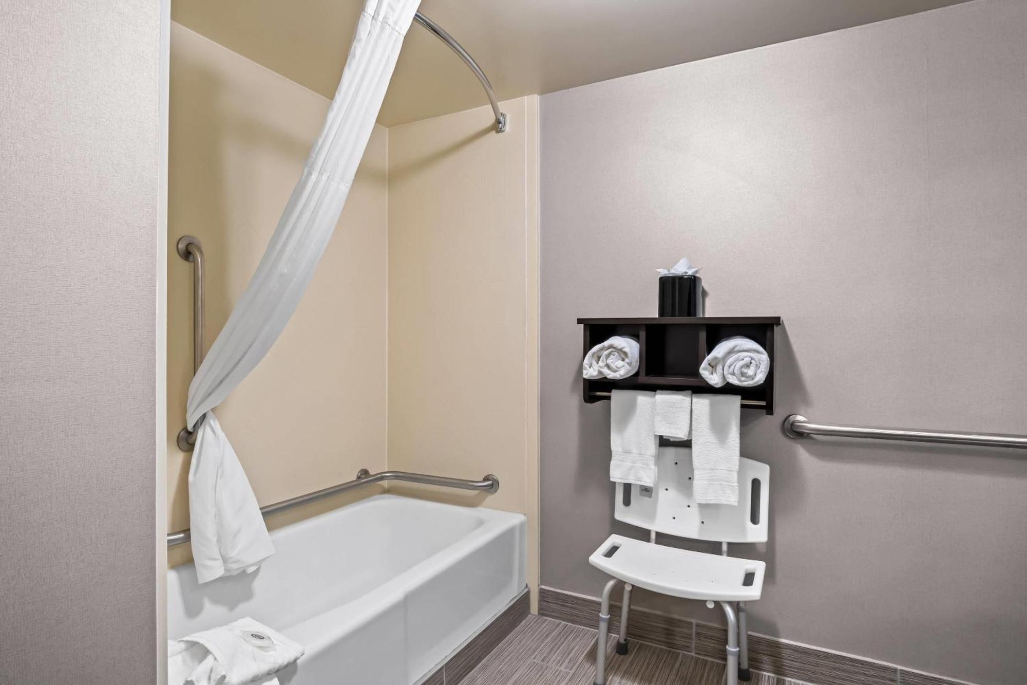 Comfort Inn Cadillac Dış mekan fotoğraf